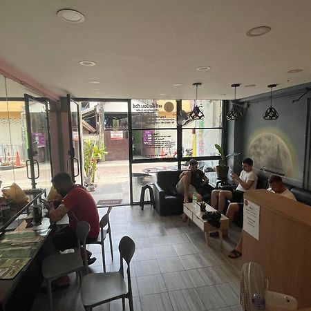 Hostel Lazy Gibbon 1 Chiang Mai - Tha Phae Gate Zewnętrze zdjęcie