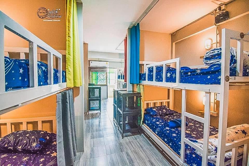 Hostel Lazy Gibbon 1 Chiang Mai - Tha Phae Gate Zewnętrze zdjęcie