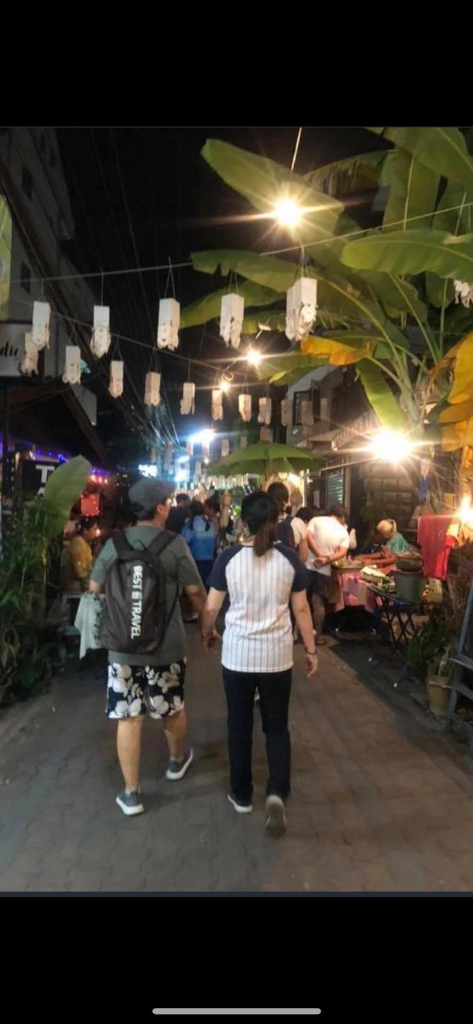 Hostel Lazy Gibbon 1 Chiang Mai - Tha Phae Gate Zewnętrze zdjęcie