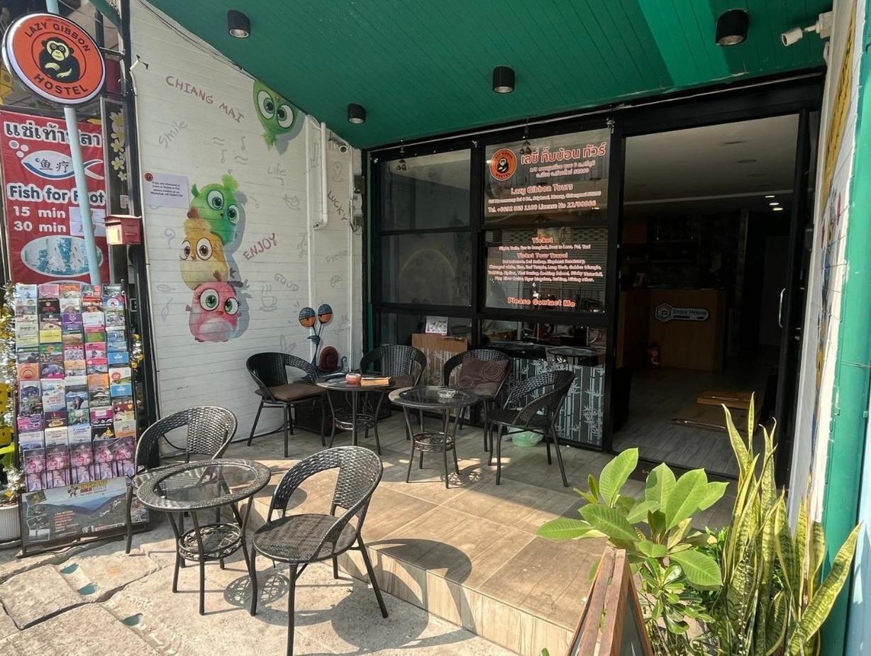 Hostel Lazy Gibbon 1 Chiang Mai - Tha Phae Gate Zewnętrze zdjęcie